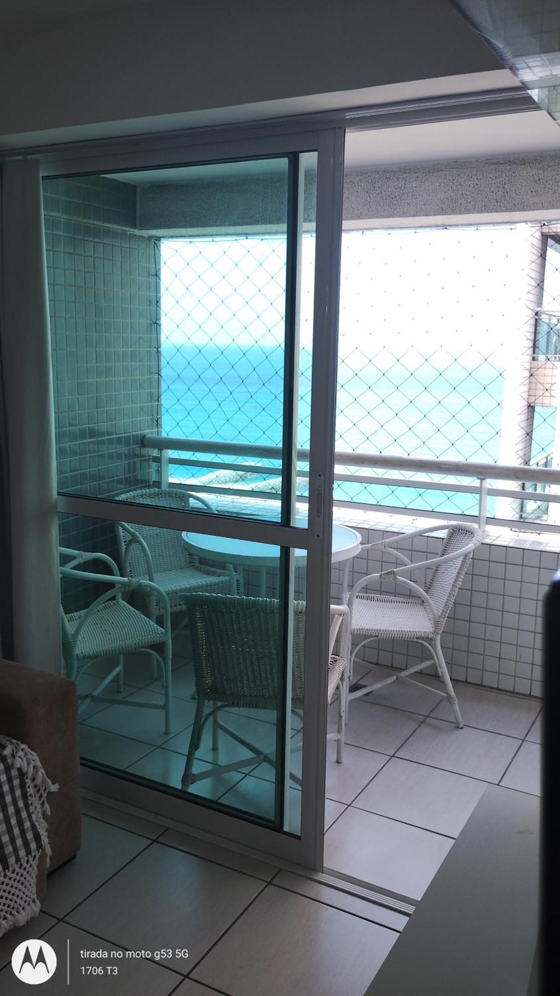 Liv Na Beira-mar *